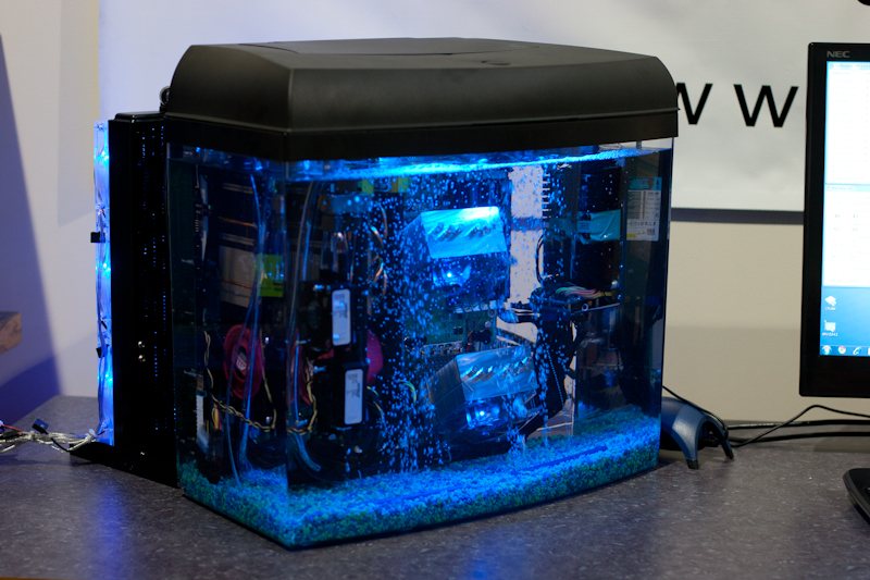 May 7, 2007. Puget Custom Computers shows off a truly unique computer, built in an aquarium ! Cooling is provided by submerging the system in mineral oil.